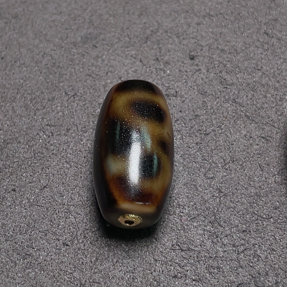 W33843635 Dzi Bead Pendant 50% Gold Content Total Weight Approx. 7.2g Sell as a Lot