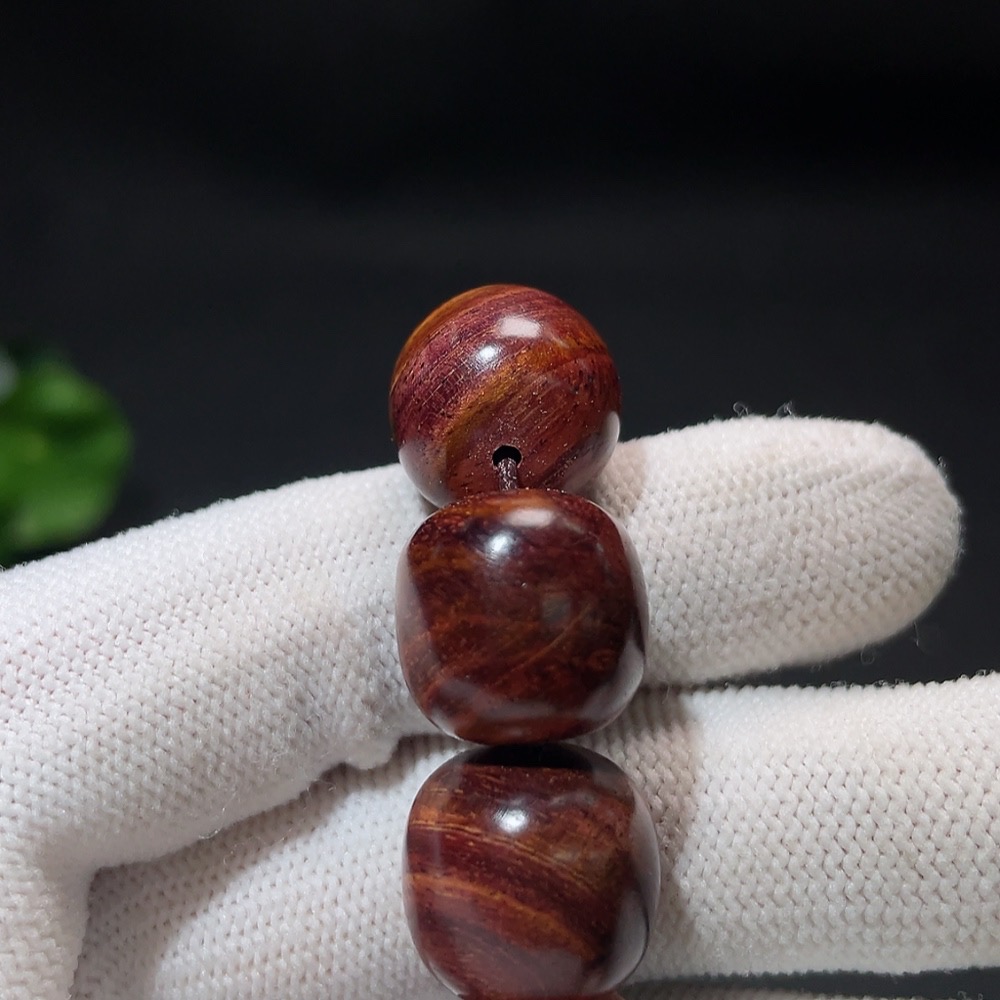 W33937397 Huanghuali Wood Bracelet, Total Weight Approx. 26.6g, Bead Size 15.1mm