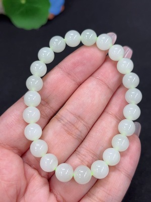 H46587708 和田玉手串 卡7.8mm左右 货品总重约17.8g