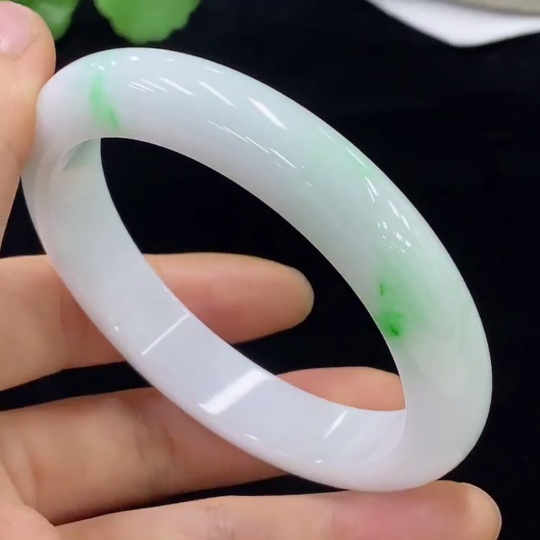 F32731504 Jadeite Round Bangle Bracelet