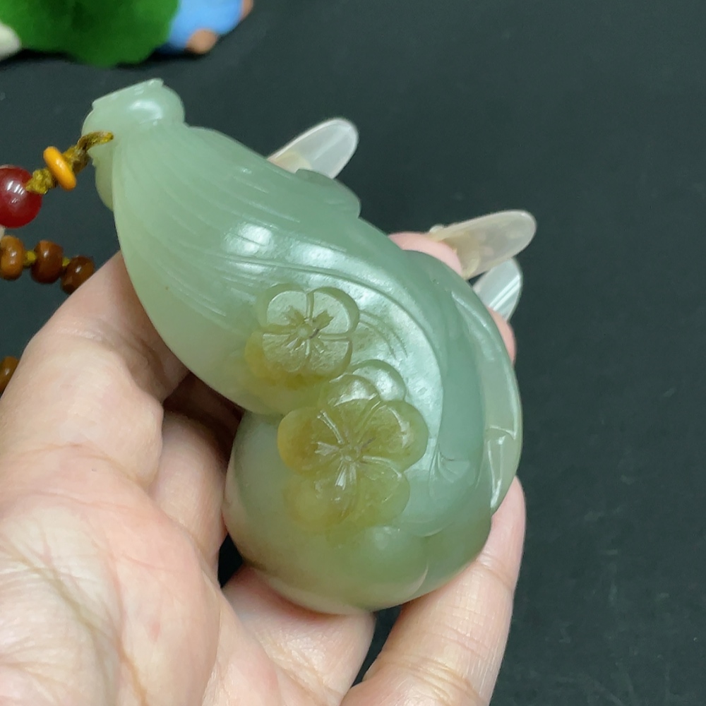 H28203929 Hetian Jade Handheld Ornament - Nation's Beauty and Heavenly Fragrance - Undetermined Skin Color Origin - Total Weight (including chain): Approx. 123g