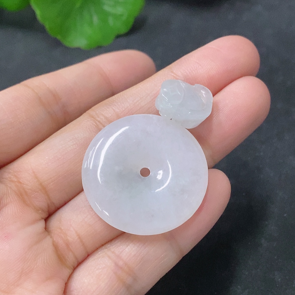 F33887736 Jadeite Pendants Sell as a Lot