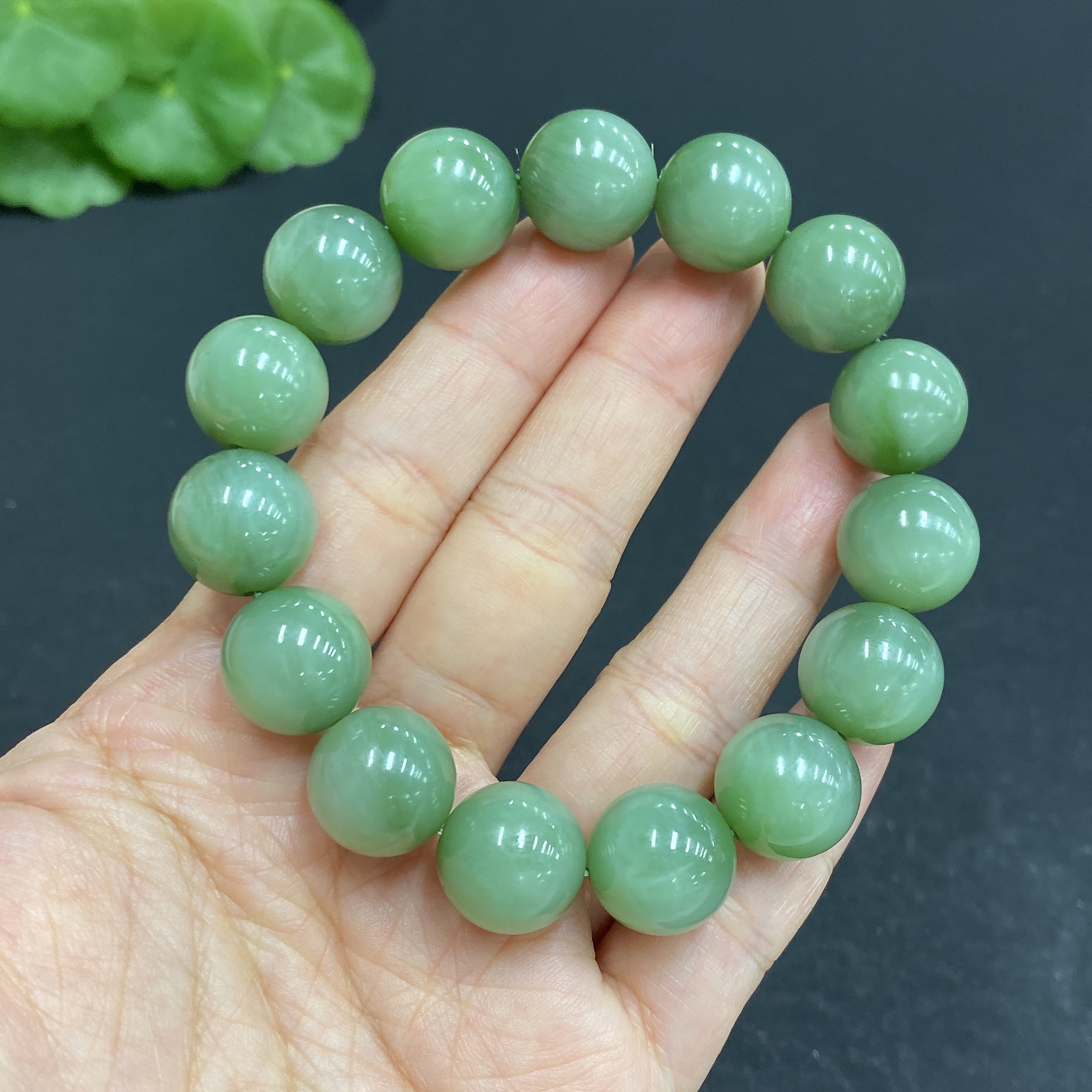 H33845532 Hetian Jade Bracelet, approx. 13.2mm, total weight approx. 56.7g