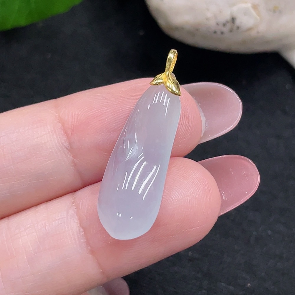 F32774014 Jadeite Blessing Melon Pendant in 18K Gold (Approx. Total Weight: 1.9g)
