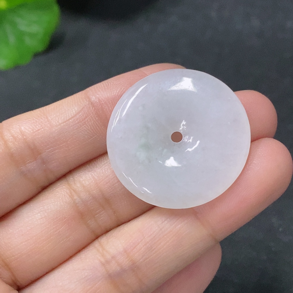 F33887736 Jadeite Pendants Sell as a Lot