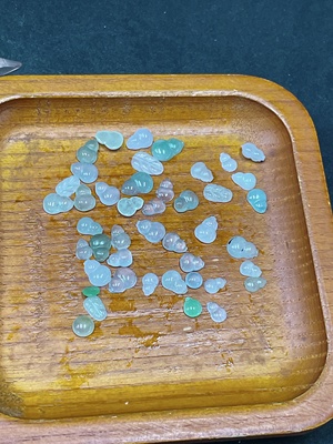 F34065267 Jadeite Pendant Gourd Sell as a Lot Rough