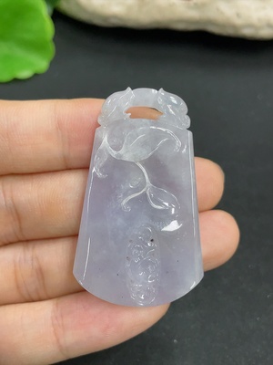 F46515925 翡翠挂件 货品总重约16.59g