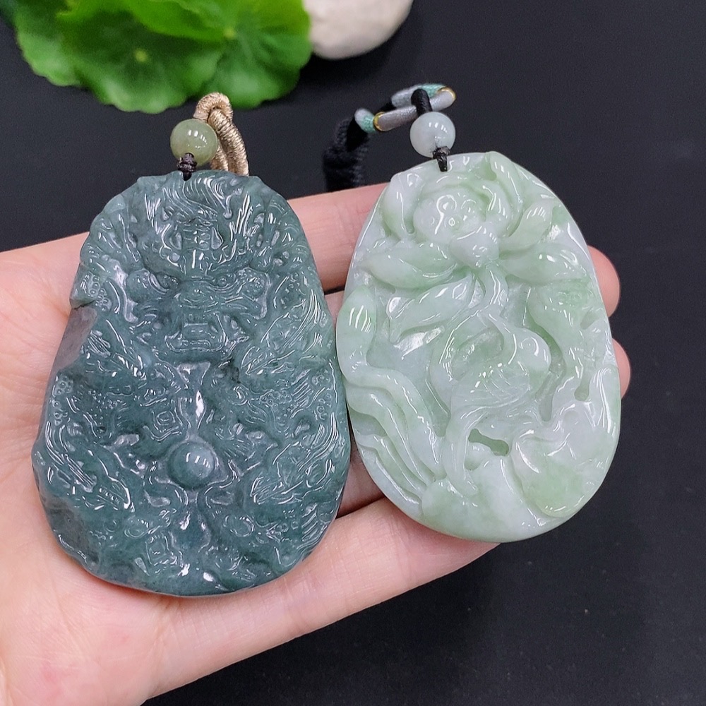 F30555390 JadeitePendant