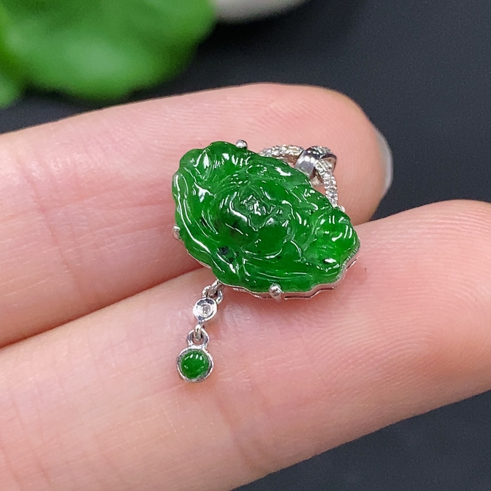 F29392683 Jadeite Inlaid Pendant 18K Gold Total Weight Approx. 1.3g