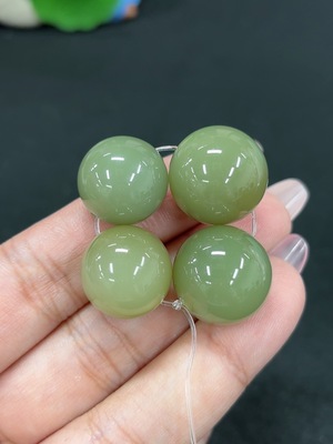 H46521089 和田玉散珠 卡17.8mm左右 货品总重约29.4g