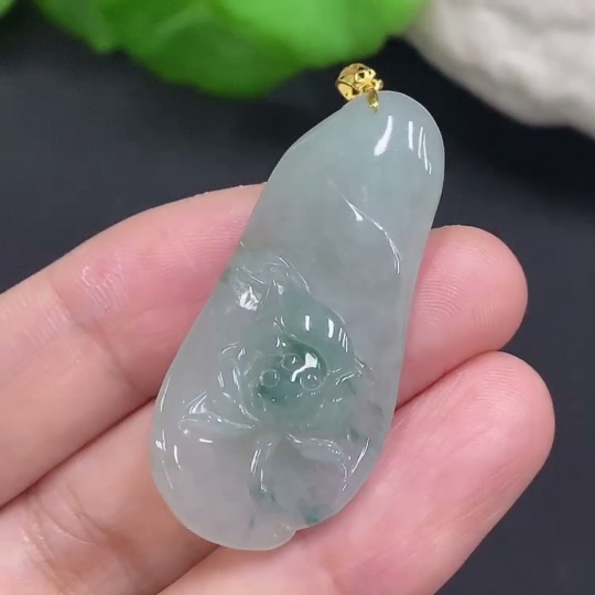 F27173437 Jadeite Flower and Prosperity Pendant with 18K Gold Clasp, Total Weight Approximately 8.8g