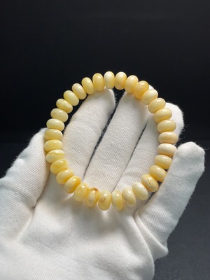 C27133554 Amber Beeswax Bracelet, Approx. 10mm Beads, Total Weight Approx. 12.20g