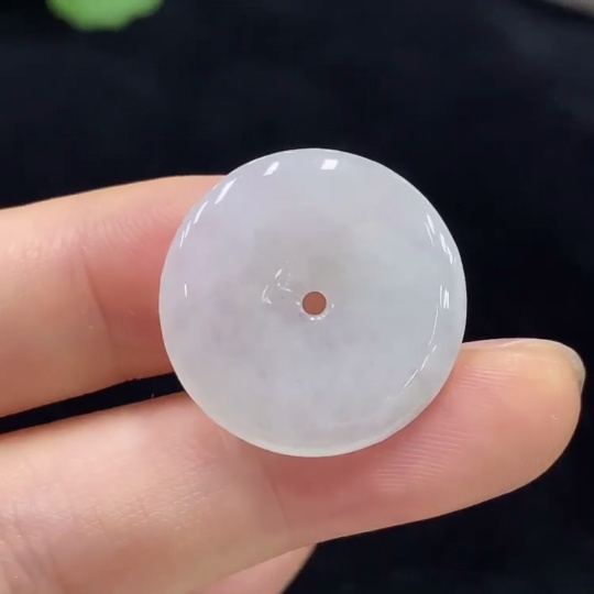 F30479624 Jadeite Peace Knot Pendant Total Weight Approximately 3.86g