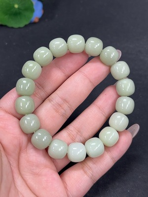 H41939783 和田玉手串 卡11.9mm左右 货品总重约51g