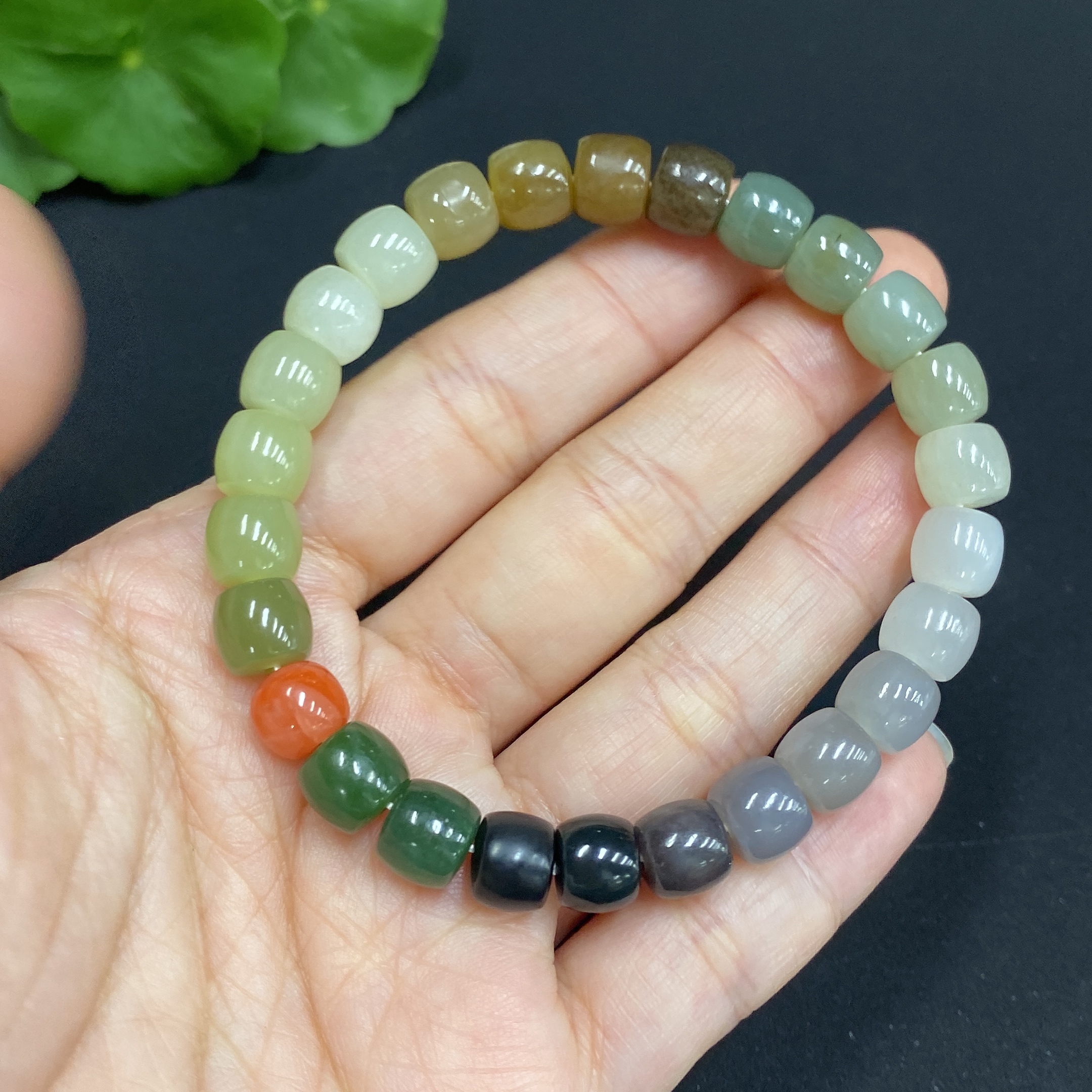 H34985428 Hetian Jade Bracelet, approx. 7.7mm, total weight approxxi. 21进程中，配珠非和田玉