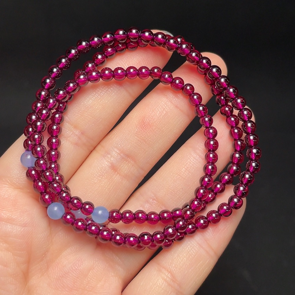 C31639018 Garnet bead strand with non-natural stones, total weight approx. 16.9g, size about 3.9mm