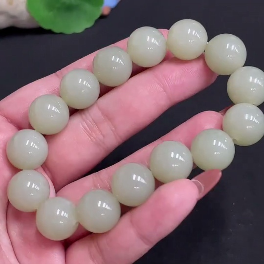 H35100383 Hetian Jade Bracelet, approx. 13.7 mm, total weight approx. 61.3g