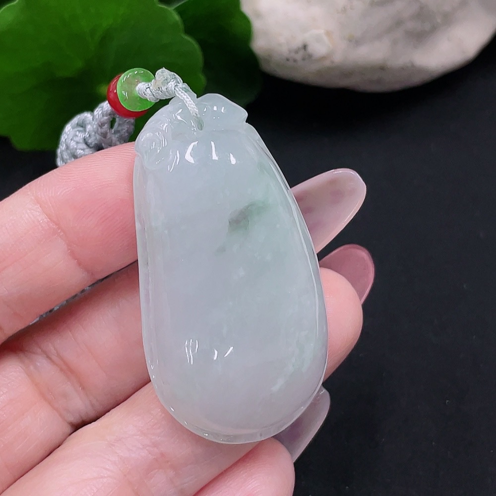 F34013224 Jadeite Auspicious Gourd Pendant