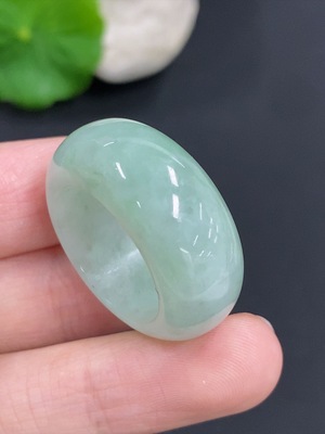 F42967719 翡翠戒圈 货品总重量约12.5克 圈口18