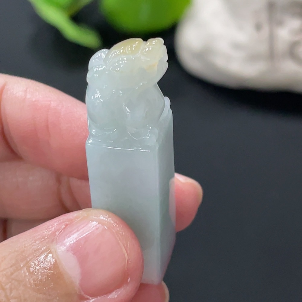 F30493739 Jadeite Pi Xiu Seal Total Weight Approx. 16.4g Color Origin Undetermined