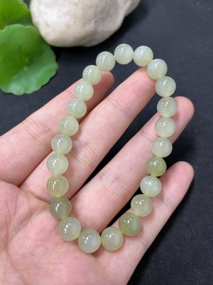 H42994103 和田玉手串   卡7.6mm左右   货品总重约17.6g