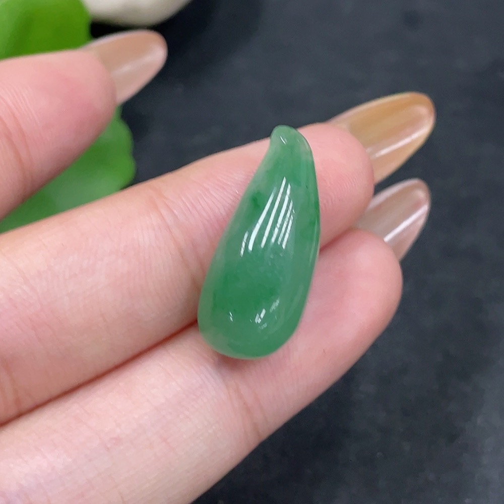H32750845 African Emerald (Dulong Jade)
