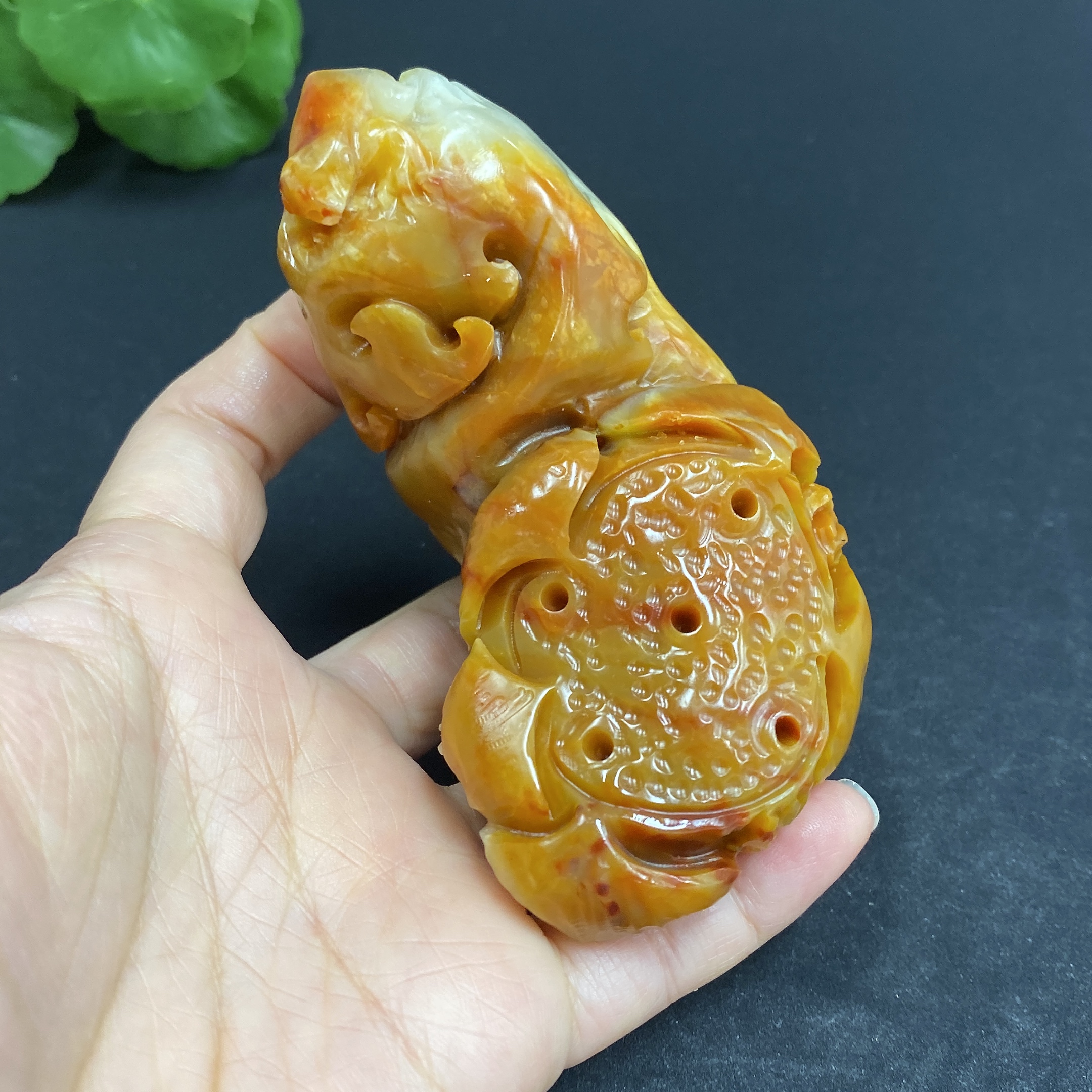 H30505425 Shoushan Stone Handheld Carving "Quacking Brings Wealth