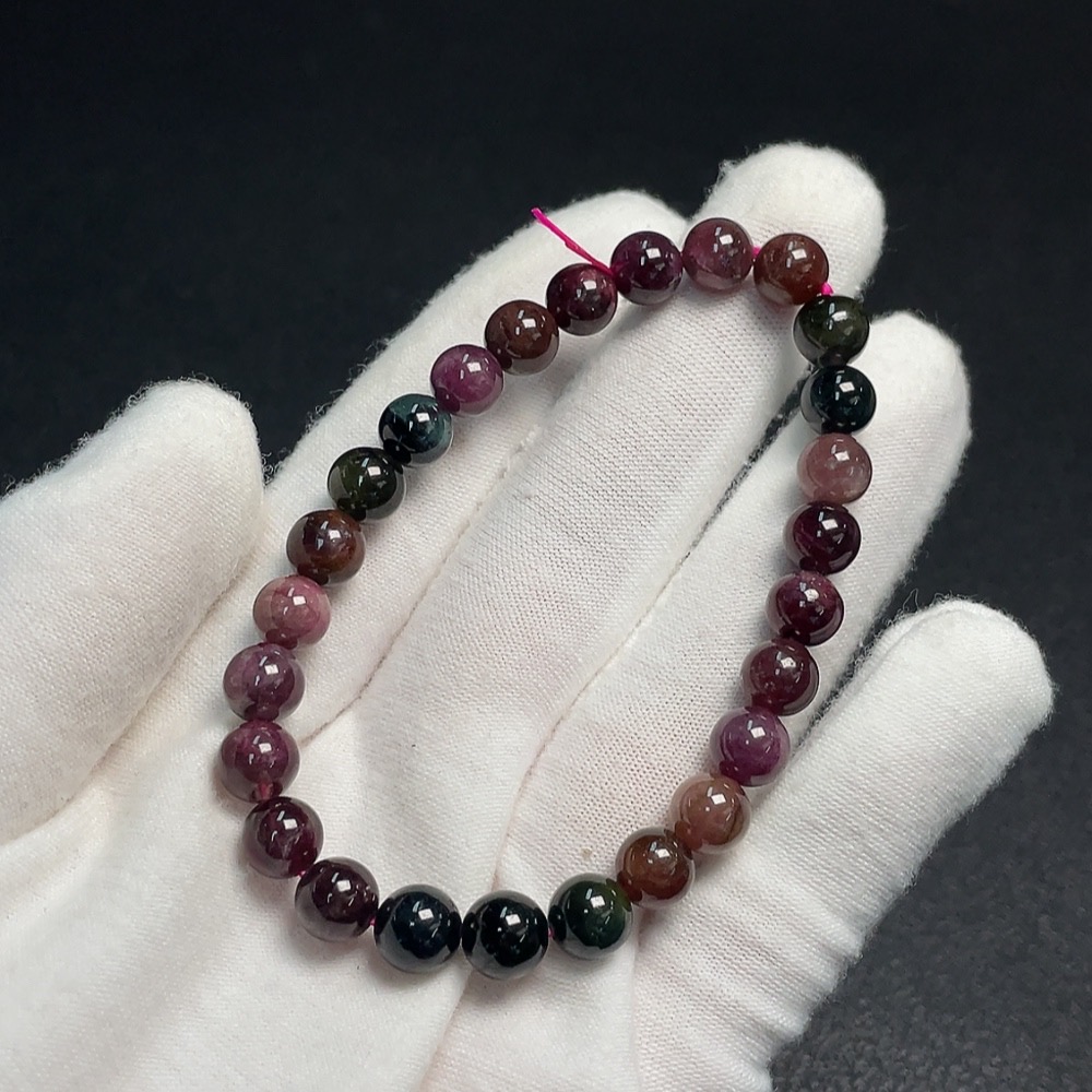 C33852771 Tourmaline Bracelet with Visible Organic Matter and Other Mineral Components, Total Weight Approx. 14.54g, Bead Size 6.8mm