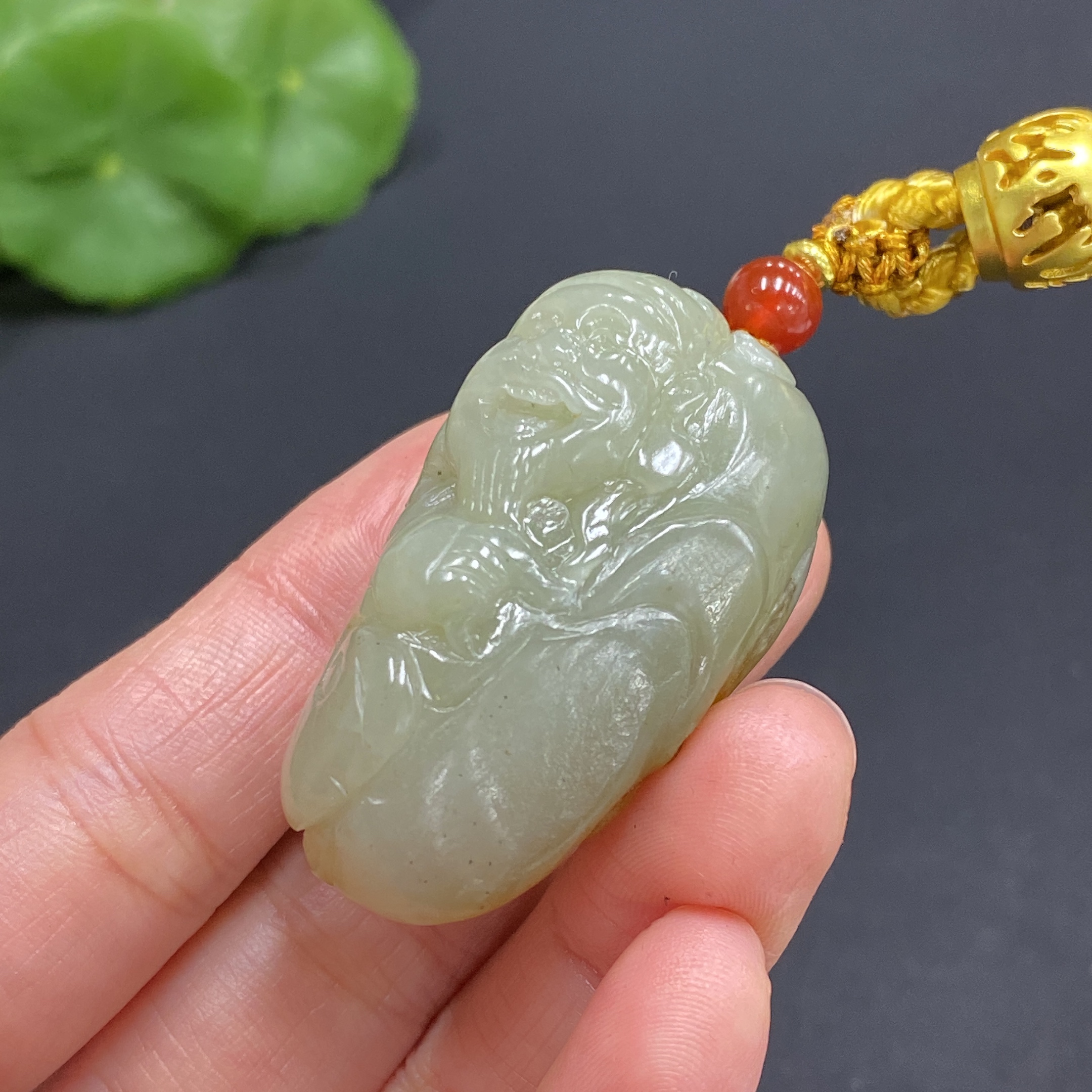 H25915040 Hetian Jade Handheld Ornament - God of Wealth