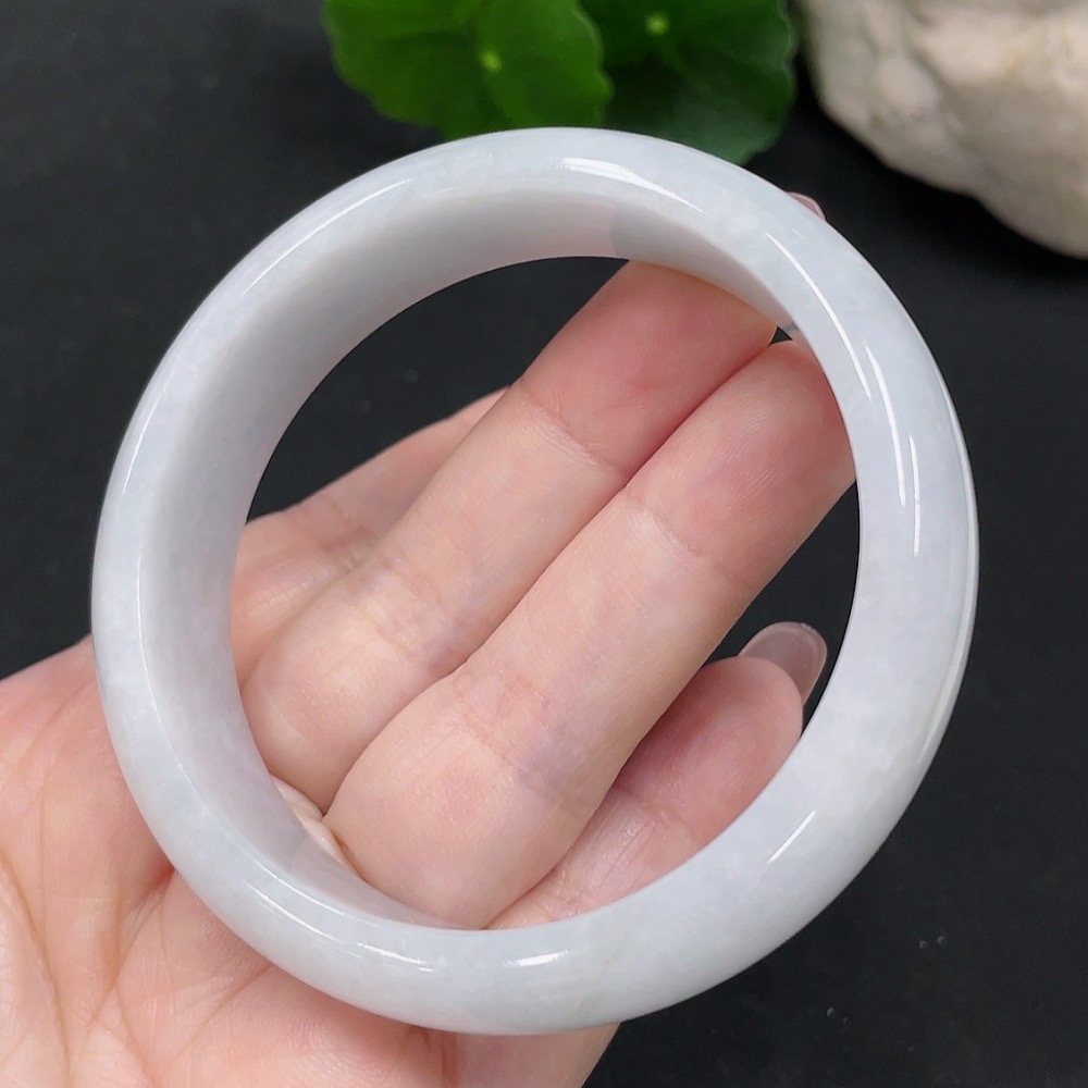 F28263093 Jadeite Regular Bangle, 57.8 Inner Diameter, Total Weight Approx. 66g