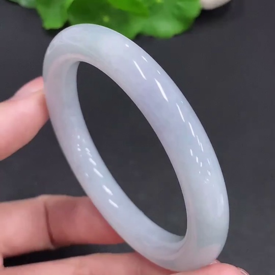 F35078448 Jadeite Round Bangle Total weight about 41g Size 52