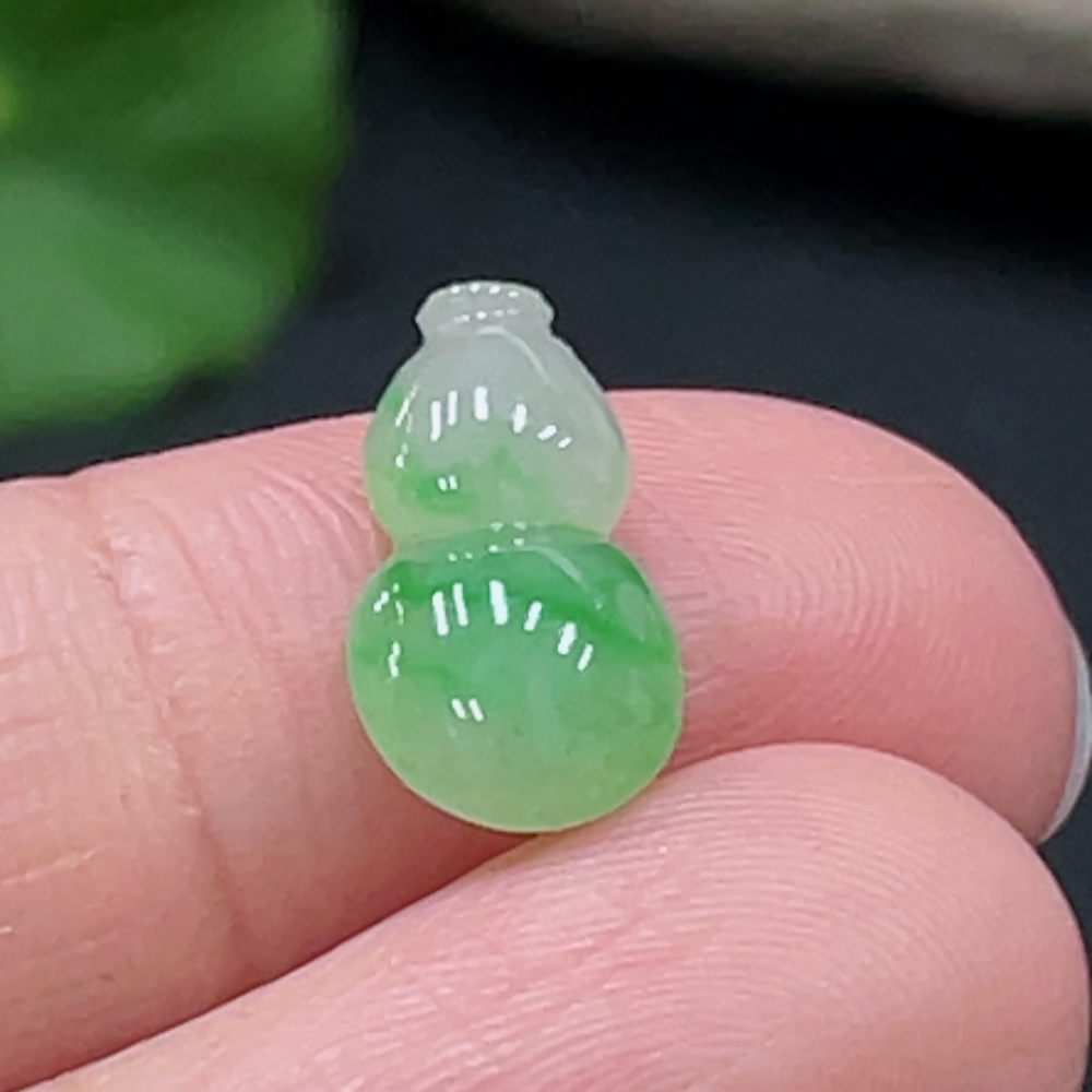 F26996600 Jadeite inlay, total weight approx. 0.68g