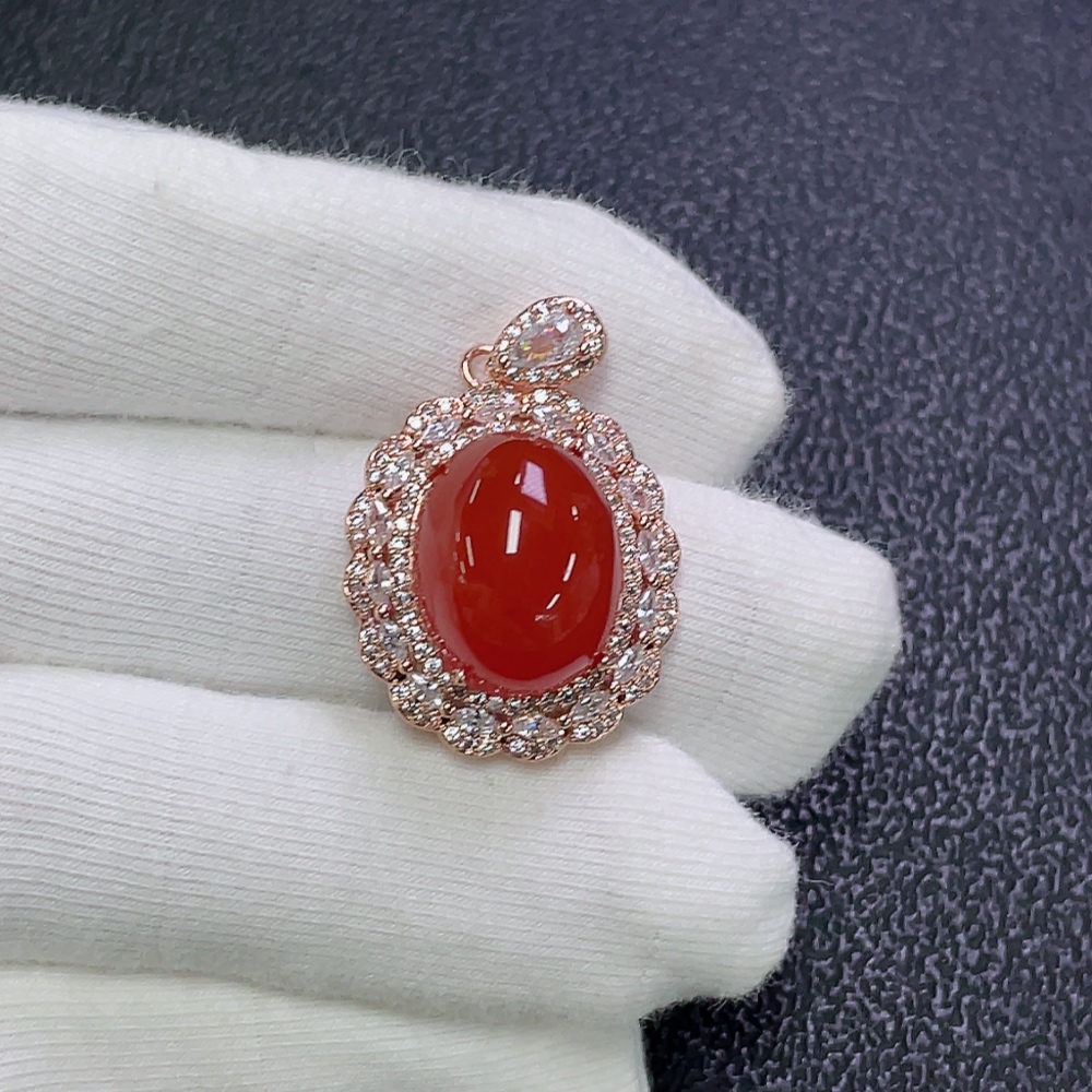 C31617757 South Red Agate Pendant Non-Gold Total Weight Approx. 7.07g