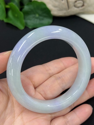 F46545610 翡翠正圈手镯 圈口54.7mm 货品总约重62.76g