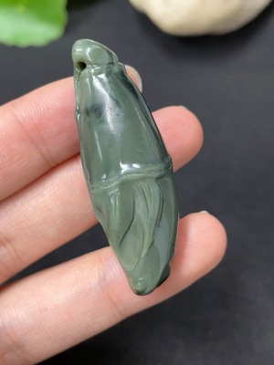 H41856315 和田玉挂件    竹节   货品总重约12g