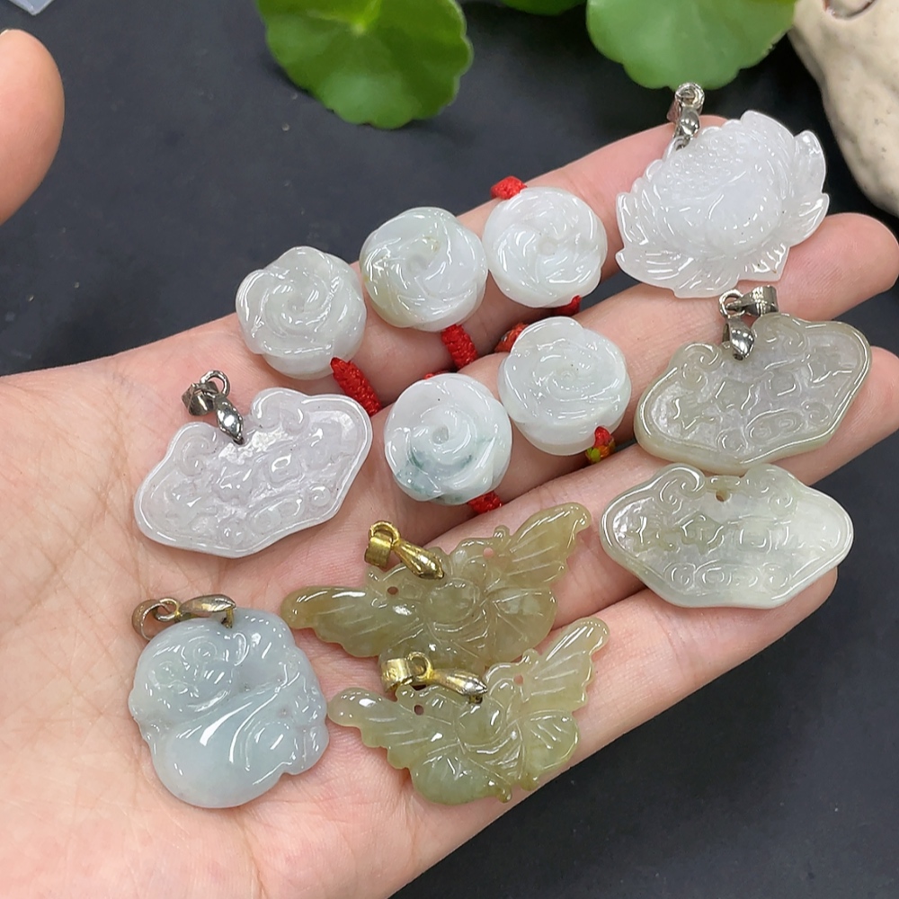 F16762352 Jadeite Pendant Non-Gold One Hand 12 Pieces