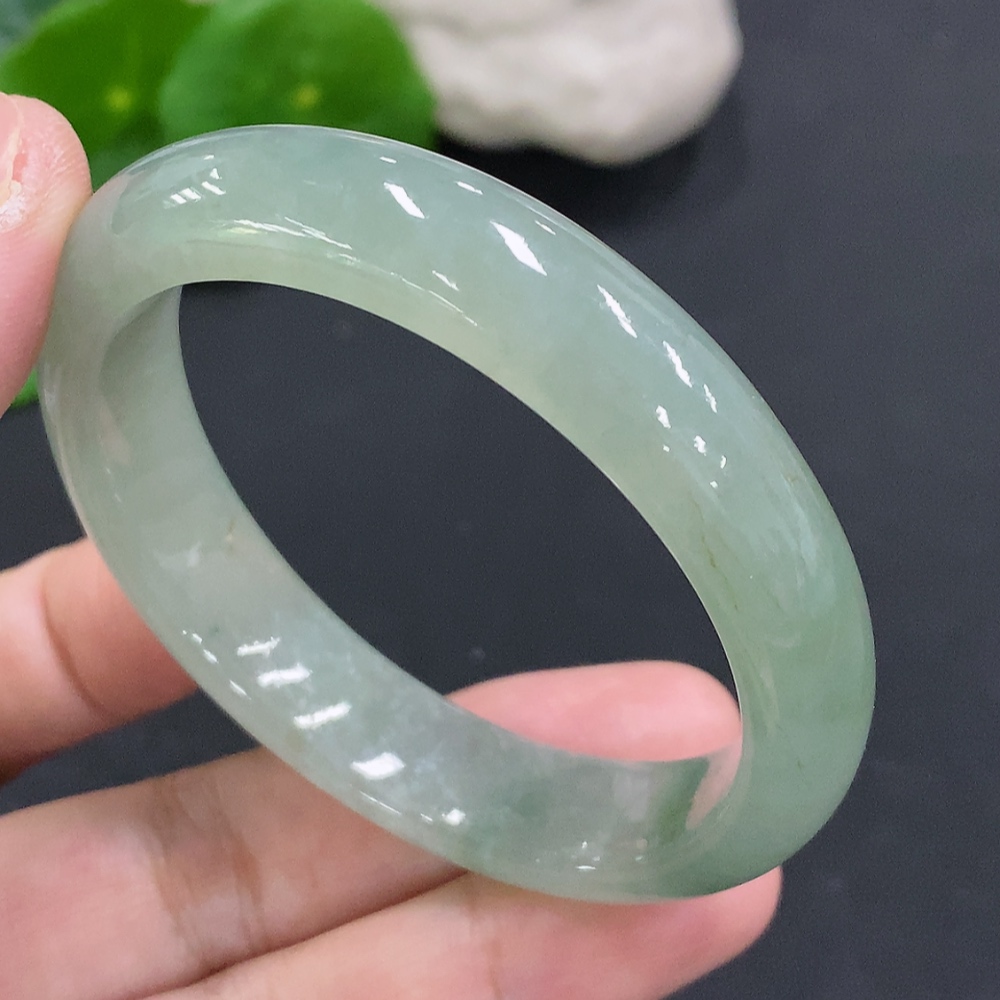 F34962888 Jadeite Concubine Bracelet Size 50.6/44.8 Total Weight Approx. 40.4g