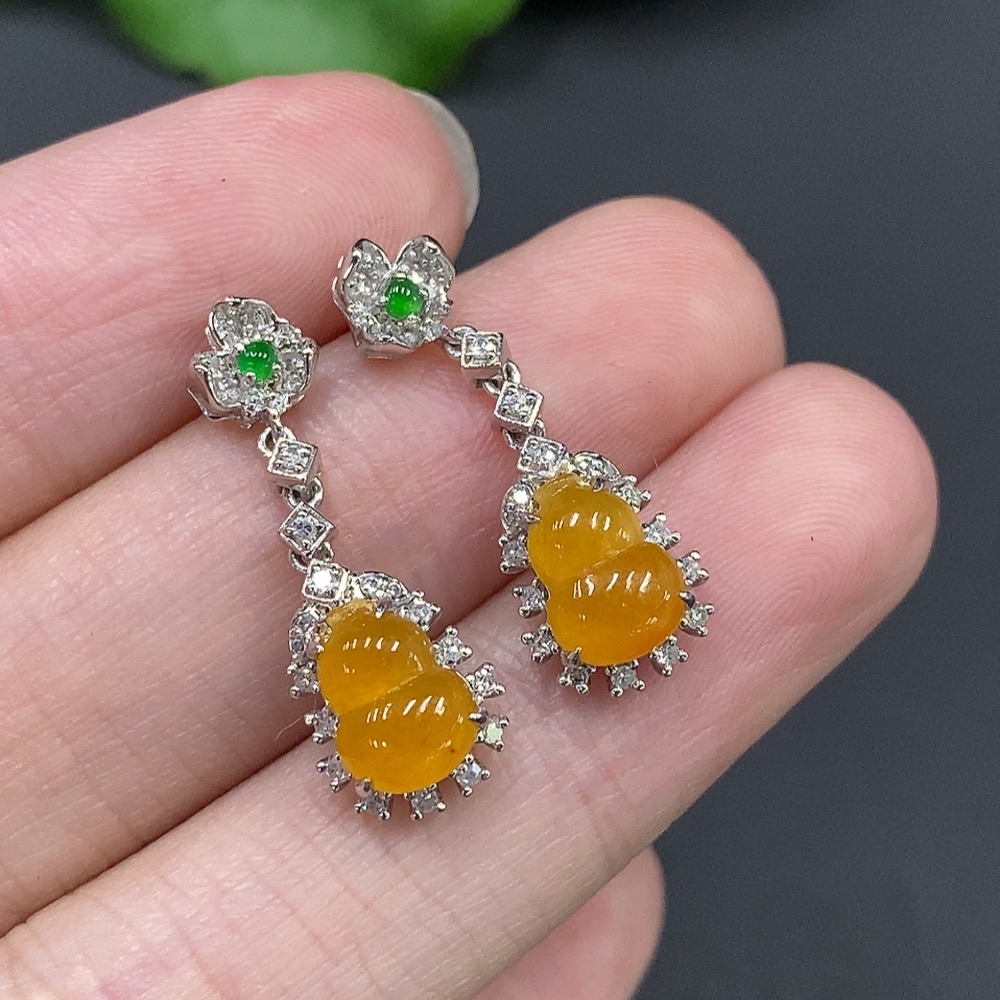 F20212640 Jadeite Gourd Inlaid Earrings 18k Gold Inlaid Total Weight Approx. 3.4g (Color Origin Undetermined)