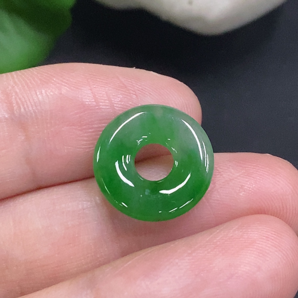 F34023783 Jadeite Peace Button, Total Weight Approx. 0.9g