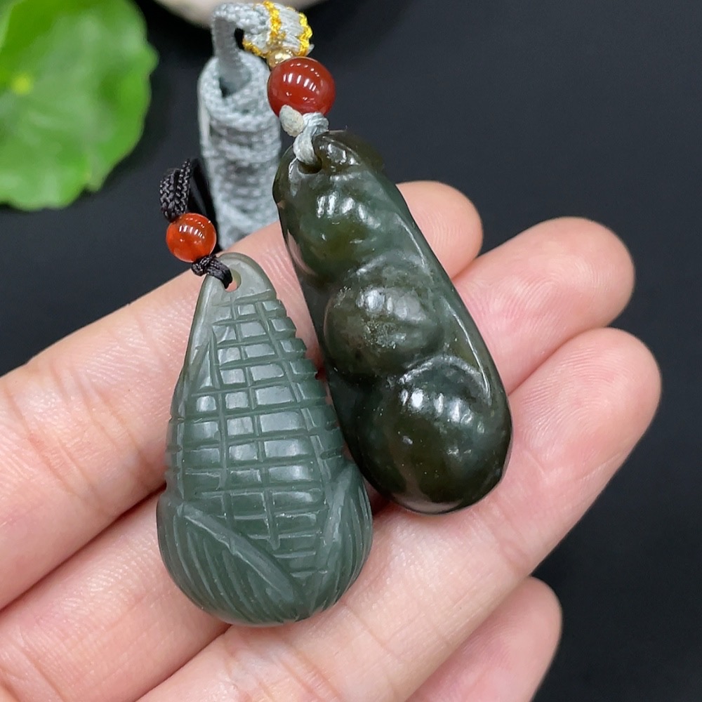 H27170281 Hetian Jade Pendant Corn + Lucky Bean