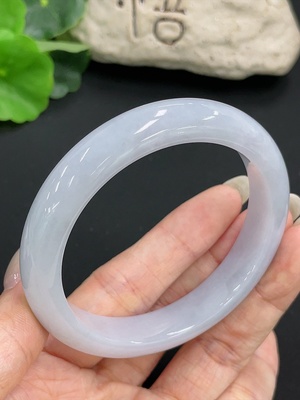 F41938085 翡翠正圈手镯货品总重约53.9g  圈口57