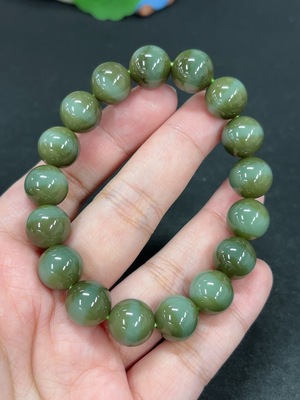 H44285963 和田玉手串 卡11.9mm左右 货品总重约47g 皮色成因未定