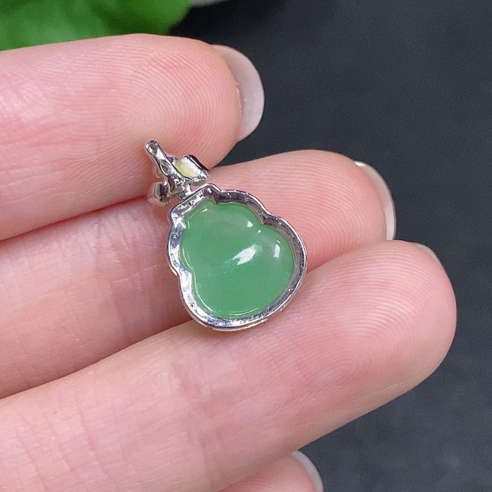 F34002951 Jadeite Gourd Inlaid Pendant 18k Gold Total Product Weight Approx. 1.19g Non-Diamond