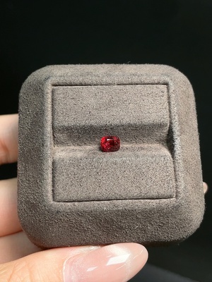 C34041085 Spinel Loose Stone Total Weight Approx. 0.88 Carat