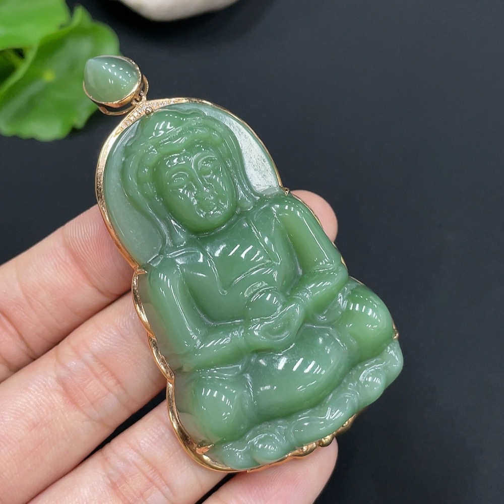 H26022636 Hetian Jade Inlaid Pendant Guanyin 18K Gold Total Weight Approx. 33.2g