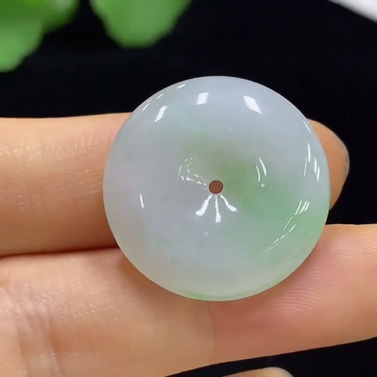 F35095414 Jadeite Peace Knot Pendant Total Weight Approx. 6.88g