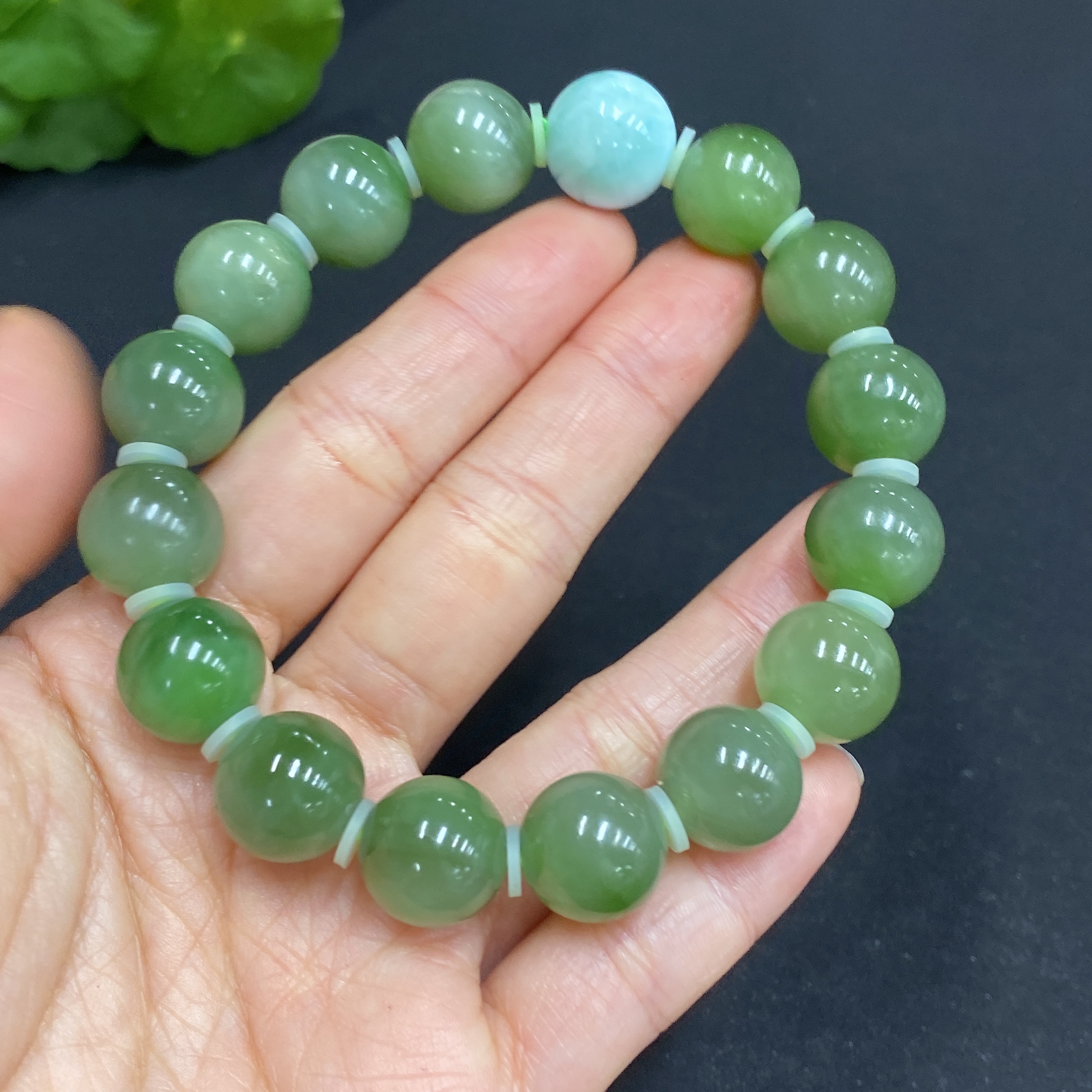 H29428317 Hetian Jade Bracelet, Approx. 12.4 mm Beads, Total Weight Approx. 54.8g