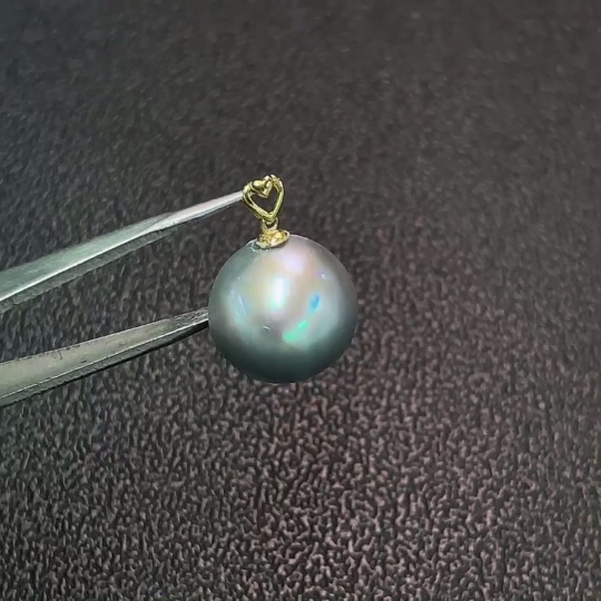 C32816889 18k combined sea water pearl pendant, color origin undetermined, total weight approximately 1.58g