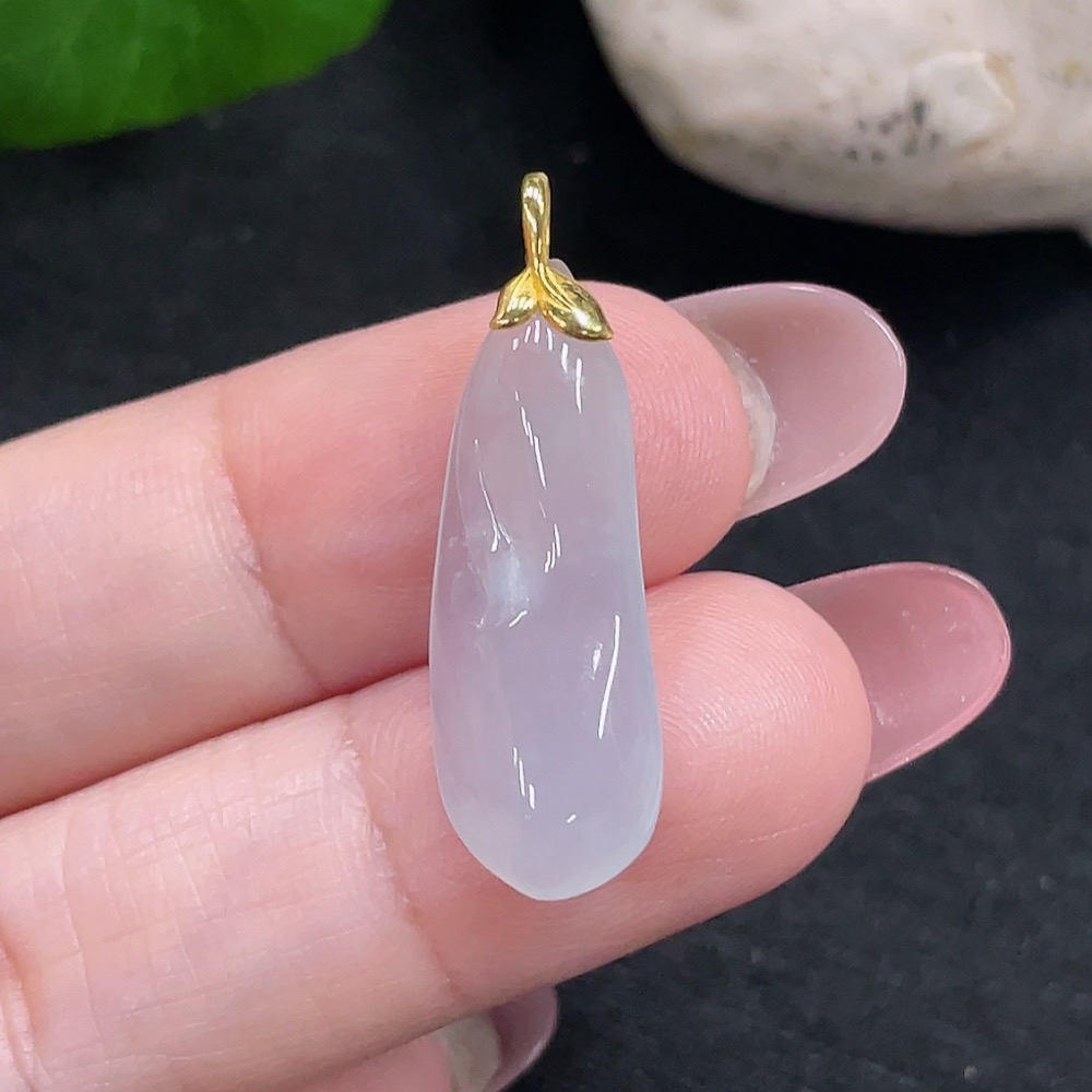F32774014 Jadeite Blessing Melon Pendant in 18K Gold (Approx. Total Weight: 1.9g)
