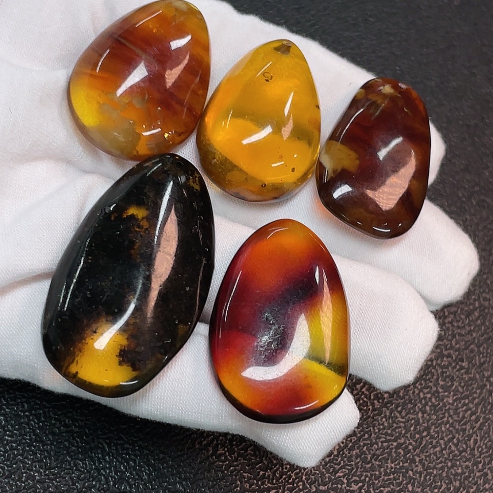 C32785288 Amber Jewelry Total Weight Approx. 21.74g Sell as a Lot